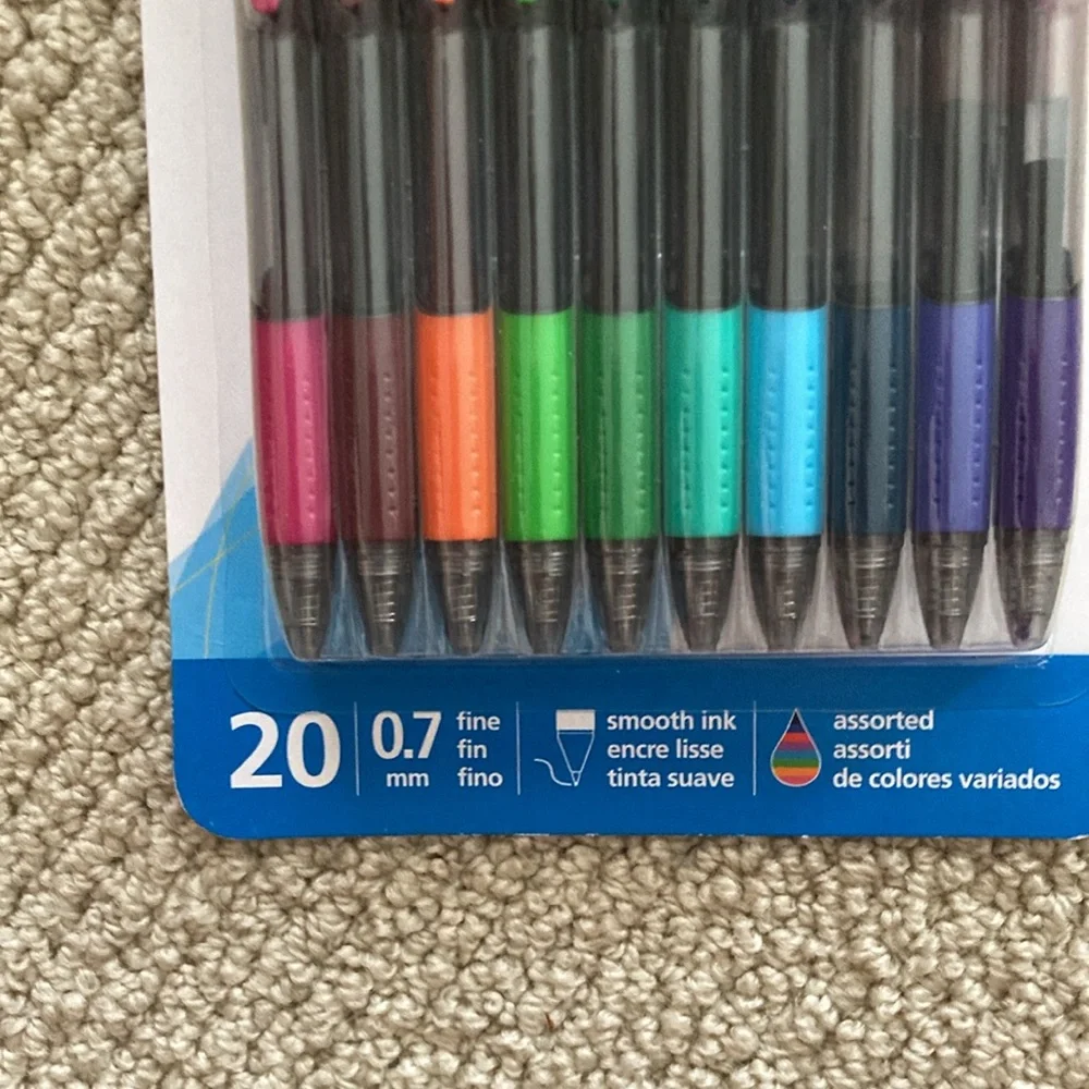 OfficeMax Retractable Gel Pens Multicolor Set of 20 0.7 mm Fine Point Smooth Ink